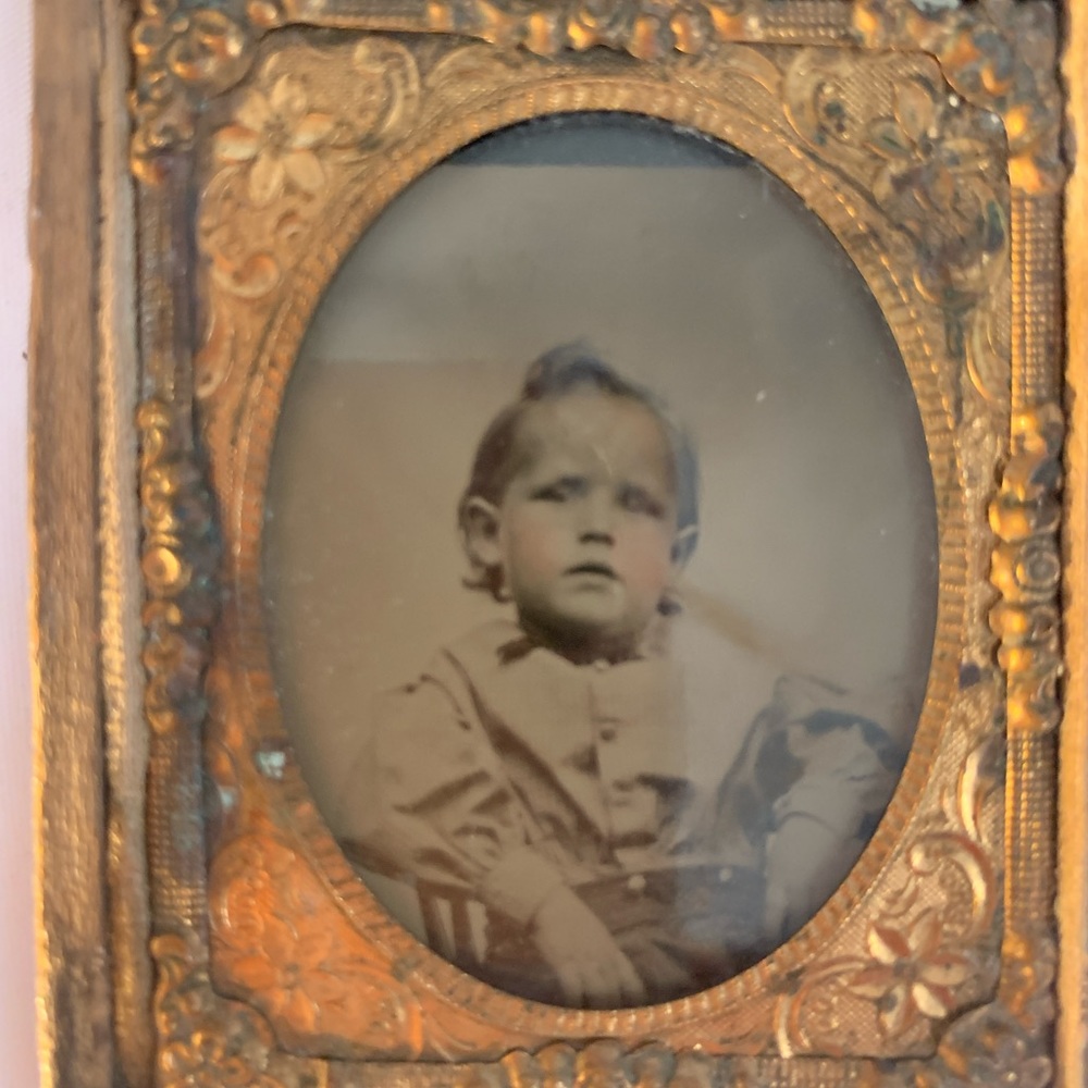 Antique Daguerreotype Photo of young child